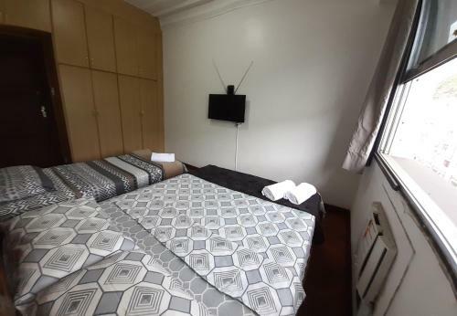 Amplo Apartamento Com Wi-fi Na Praia de Copacabana