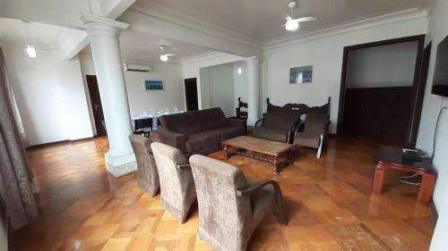 Amplo Apartamento Com Wi-fi Na Praia de Copacabana