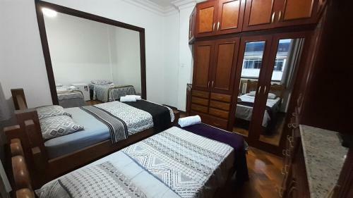 Amplo Apartamento Com Wi-fi Na Praia de Copacabana