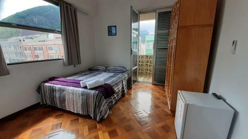 Amplo Apartamento Com Wi-fi Na Praia de Copacabana