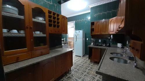 Amplo Apartamento Com Wi-fi Na Praia de Copacabana