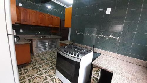 Amplo Apartamento Com Wi-fi Na Praia de Copacabana