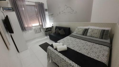 Apartamento Flat Com Wi-fi Entre Os Postos 1 E 2 De Copacabana