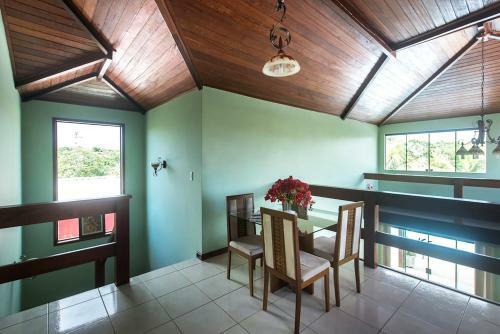 Casa Em Cond Fechado Com Wifi, Piscina E Churrasq