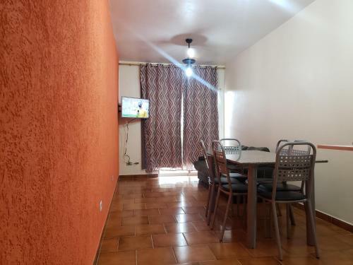 Apartamentos De 1 Quarto Com Varandas E Garagem Coberta