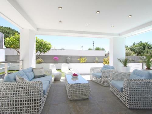1118 Modern Villa