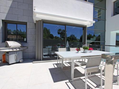 1118 Modern Villa