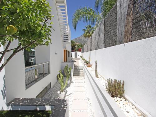1118 Modern Villa