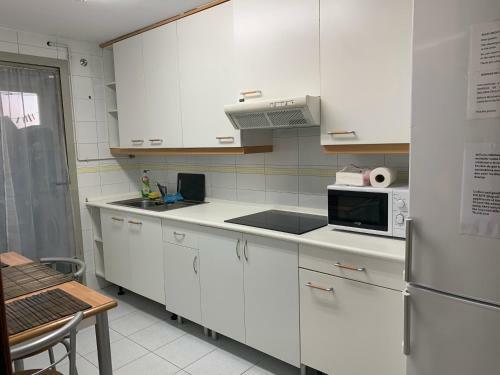 Apartamentos Suites Torr En Caja M�gica - Madrid