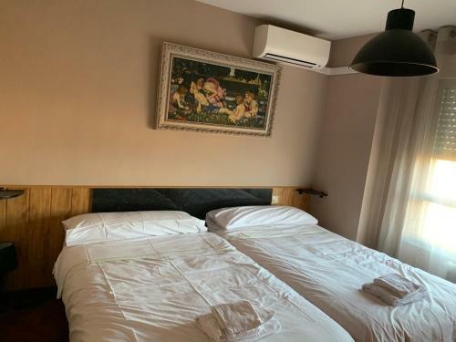 Apartamentos Suites Torr En Caja M�gica - Madrid