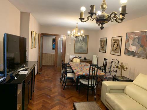 Apartamentos Suites Torr En Caja M�gica - Madrid
