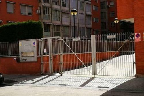 Apartamentos Suites Torr En Caja M�gica - Madrid