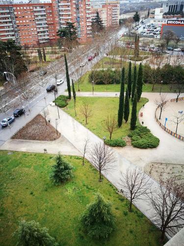 Apartamentos Suites Torr En Caja M�gica - Madrid