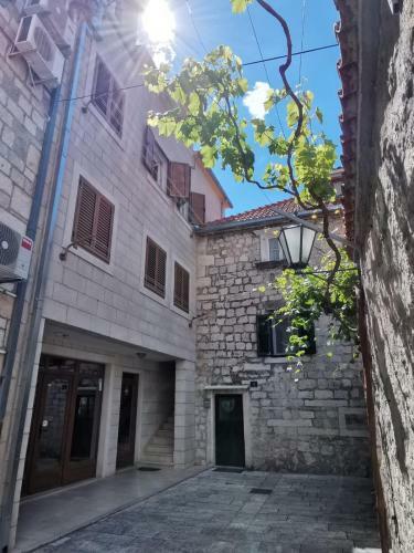Apartman R.r. Omi?