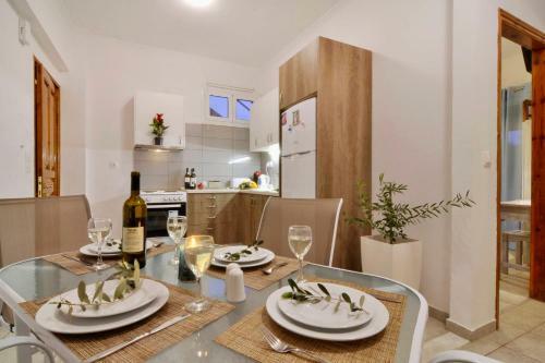 Kloudas Apartments