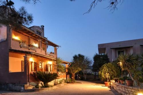 Kloudas Apartments