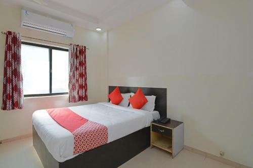 Oyo 23697 Hotel Krishna Palace