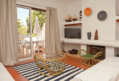 Vilamoura Apartment With Pool
