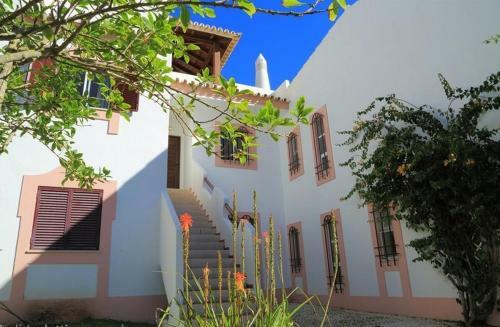 Vilamoura Apartment With Pool