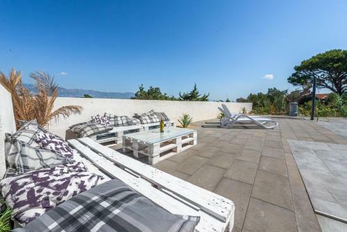 Hostal Anifil Pool Apartments