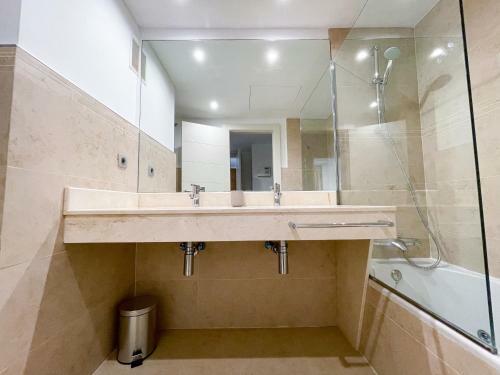 Apartamento En Complejo Mascarat Beach, Gsf73b