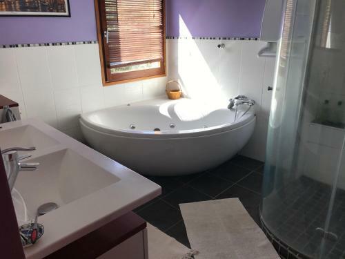 Belle Chambre Dans Belle Villa Tranquille