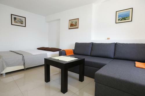 Apartment Darko With Sea View
