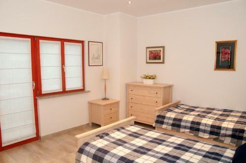 Bed & Fishing House