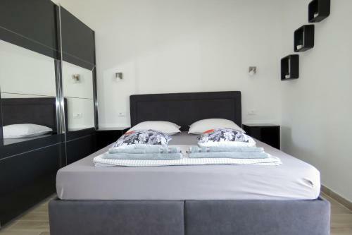 Hostal Lux Dalmatia I & R