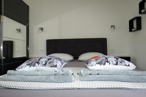 Hostal Lux Dalmatia I & R