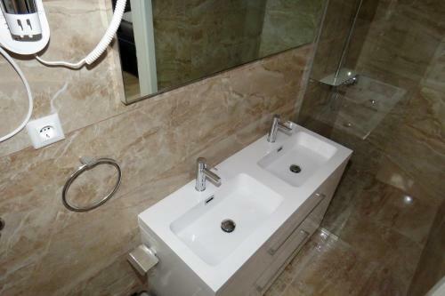 Hostal Lux Dalmatia I & R