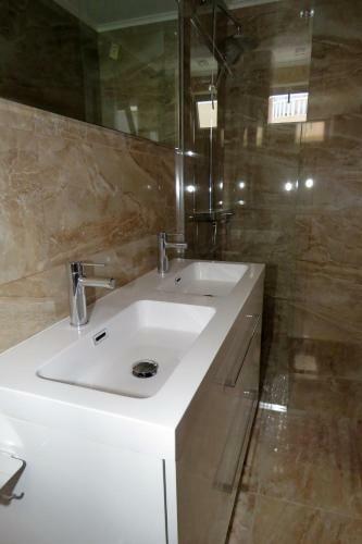 Hostal Lux Dalmatia I & R