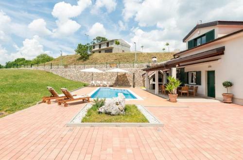 Villa Tesija