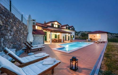 Villa Tesija