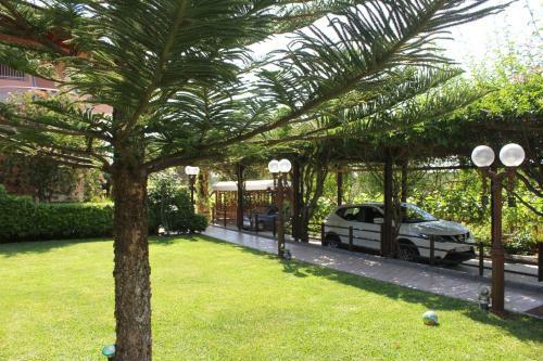 Tosis Apartments