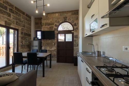 Drooms.