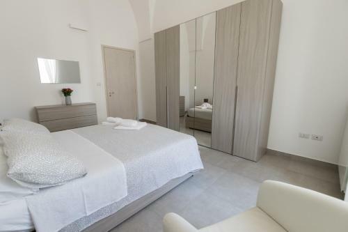 Drooms.