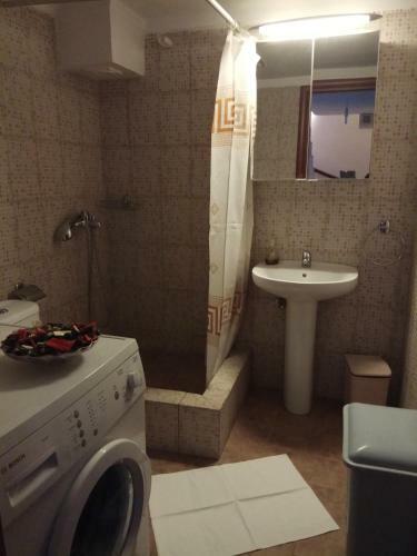 Gergos Apartment