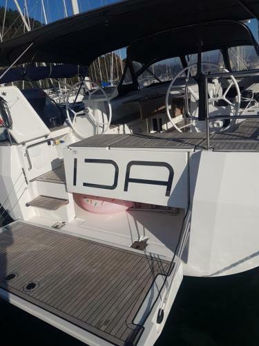 Sailing Escape In 5 Terre