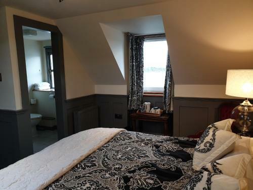 Cliffe House Bed & Breakfast