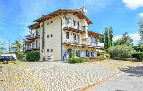 Amazing Apartment In Albarella With