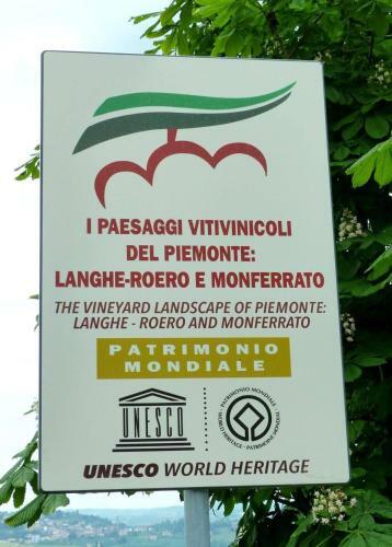 Bed & Breakfast La Dacia In Langa
