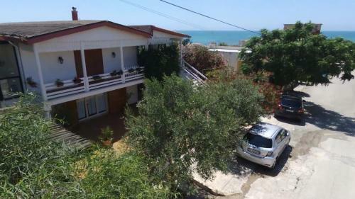 Delianick Holiday Home