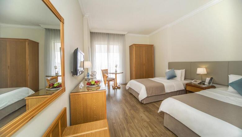 Alqasr Metropole Hotel