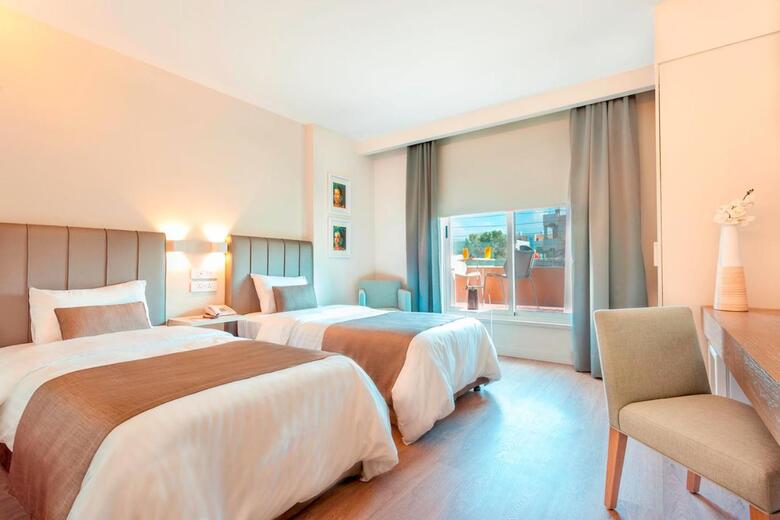 Alqasr Metropole Hotel