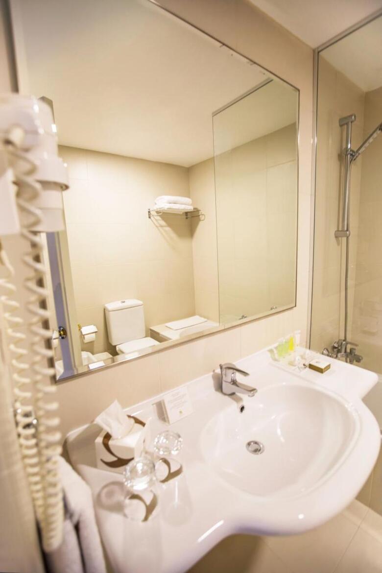 Alqasr Metropole Hotel