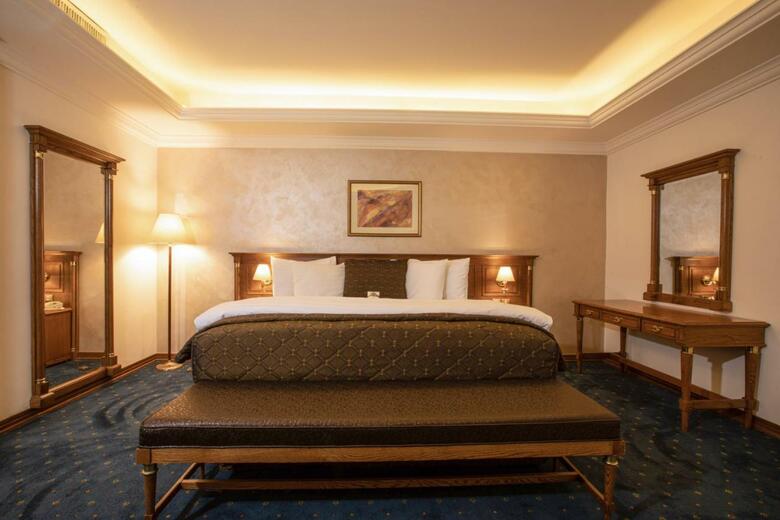 Bristol Hotel