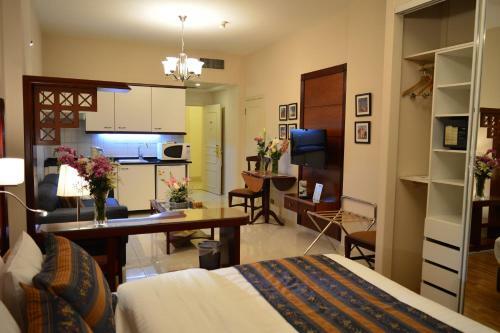 Comfort Hotel Suites