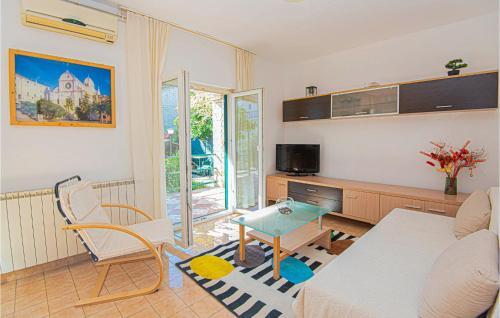 Beautiful Apartment In Brodarica With 3 Bedrooms