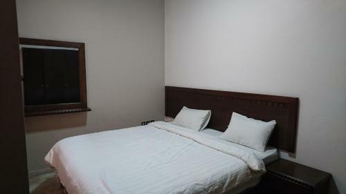 Al Fawanes Hotel Apartments